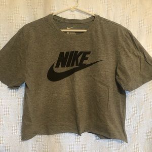 Cropped Nike T-Shirt
